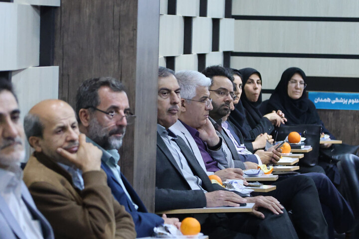 تصاویر /  نشست هم اندیشی بررسی ابعاد شخصیتی پدر امت