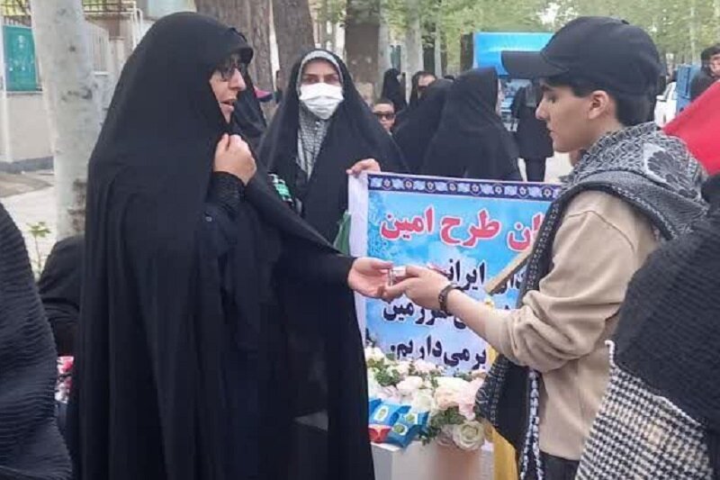 حضور پرشور مربیان طرح امین در رزمایش «جانفدا» با شعار «جانفدای ایرانیم» در اسلام آباد غرب