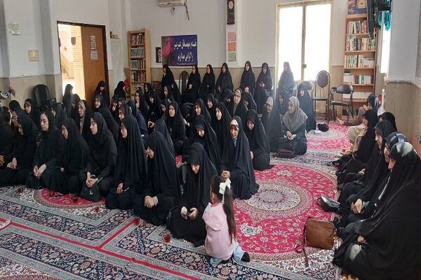 خواهران طلبه در عرصه علم و تبیین مدافع آرمان‌های انقلاب باشند+عکس