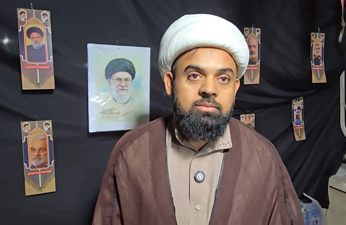 فیلم | طلبه پاکستانی: گوش به فرمان رهبر انقلاب هستیم / این جنگ، جنگ جبهه کفر و ایمان است