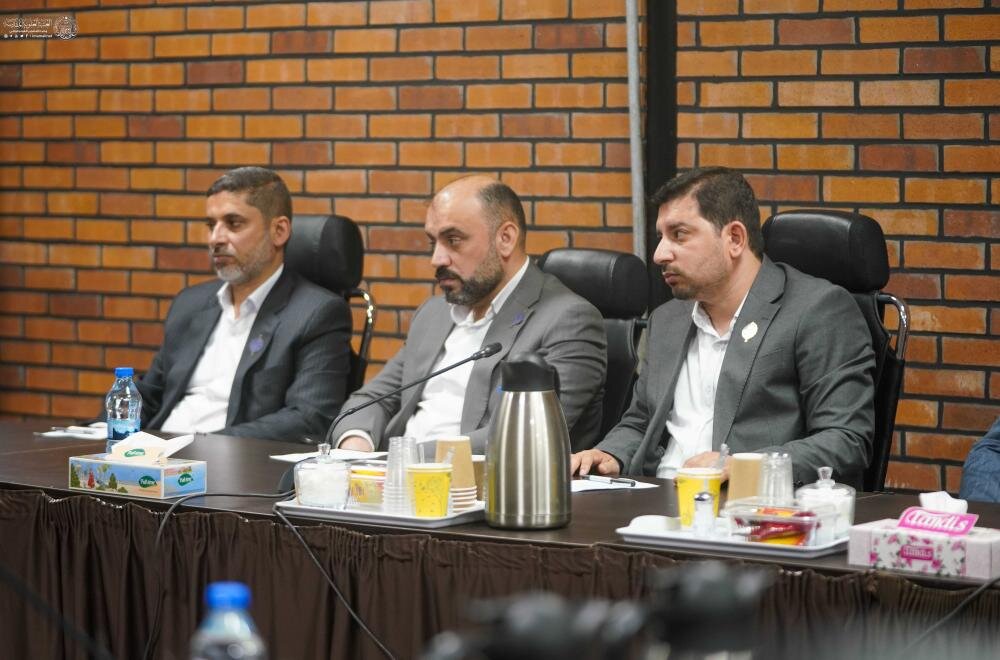 الأمين العام للعتبة العلوية المقدسة يلتقي عمدة طهران لبحث ملفات الدعم والإغاثة