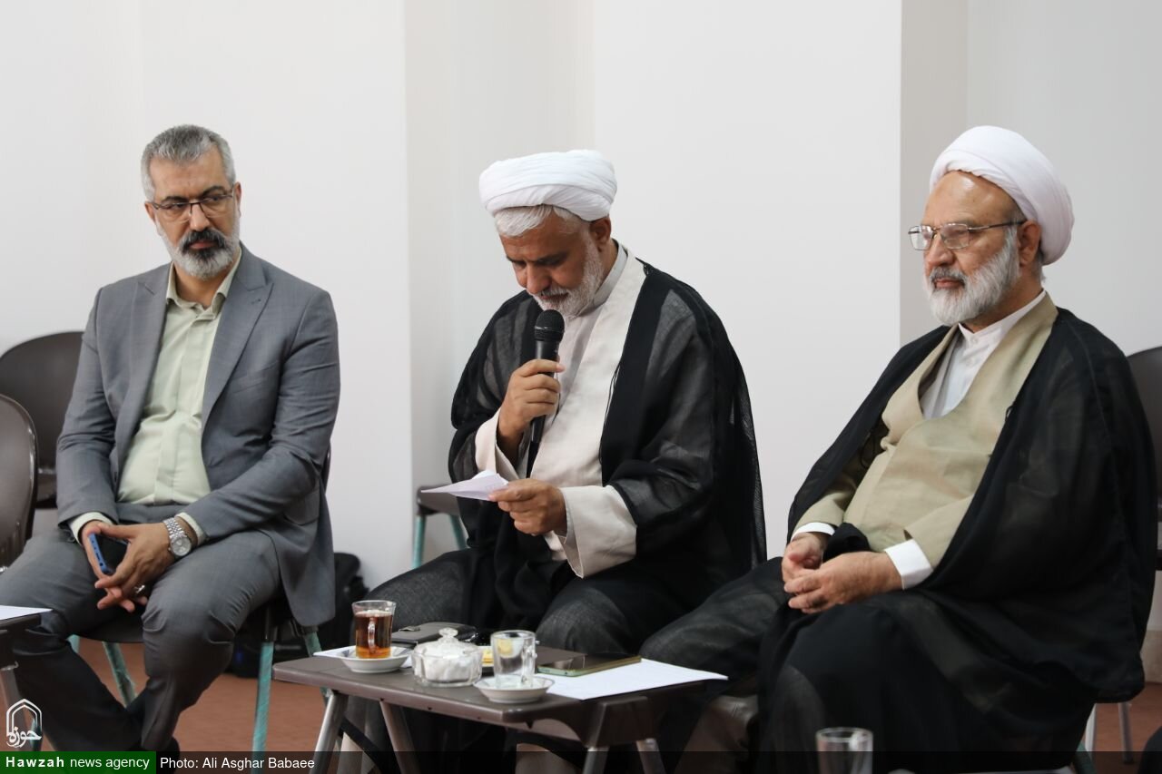 نشست هماهنگی برنامه های دهه امامت و ولایت در یزد