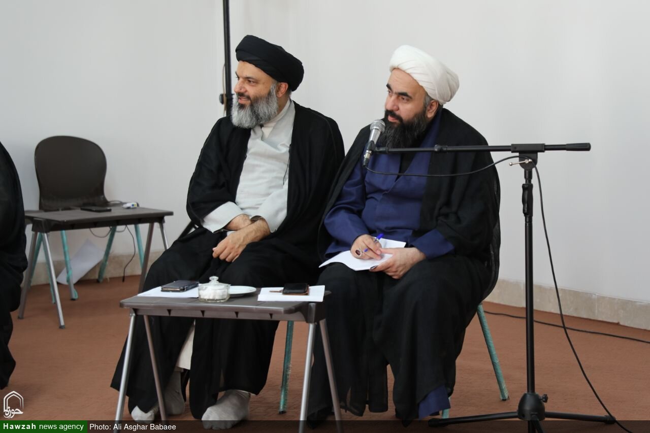 نشست هماهنگی برنامه های دهه امامت و ولایت در یزد