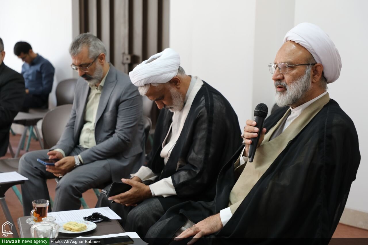 نشست هماهنگی برنامه های دهه امامت و ولایت در یزد