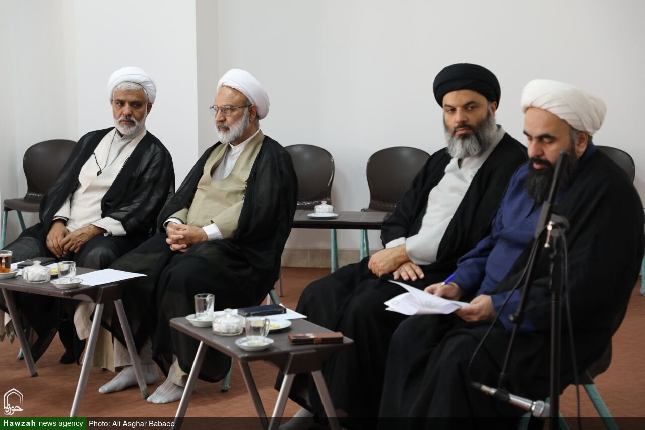 نشست هماهنگی برنامه های دهه امامت و ولایت در یزد