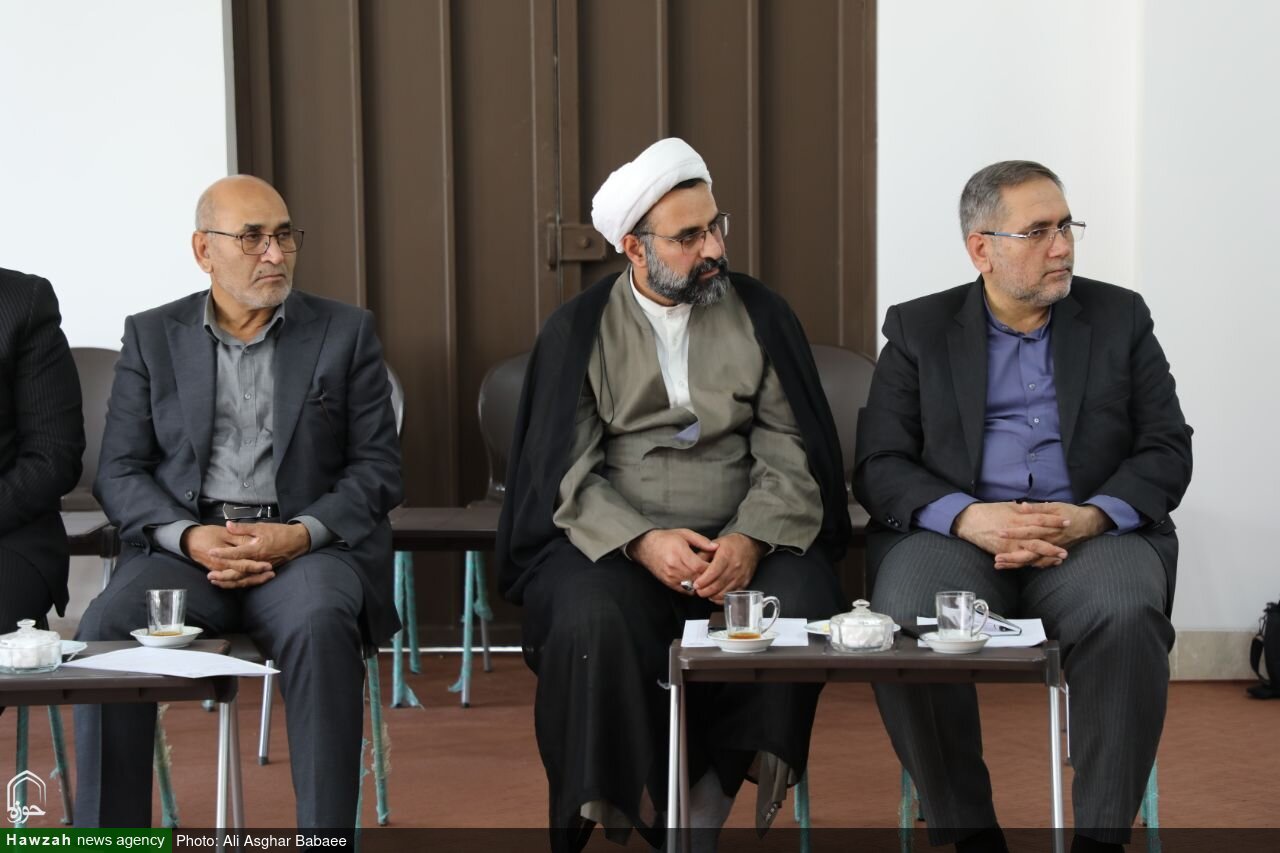 نشست هماهنگی برنامه های دهه امامت و ولایت در یزد