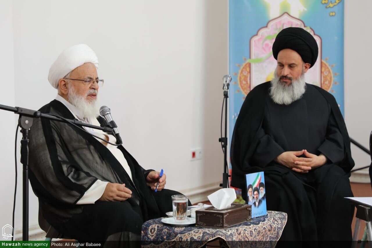 نشست هماهنگی برنامه های دهه امامت و ولایت در یزد