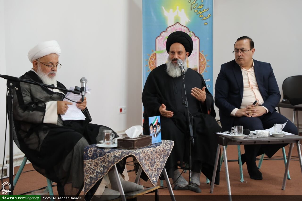نشست هماهنگی برنامه های دهه امامت و ولایت در یزد