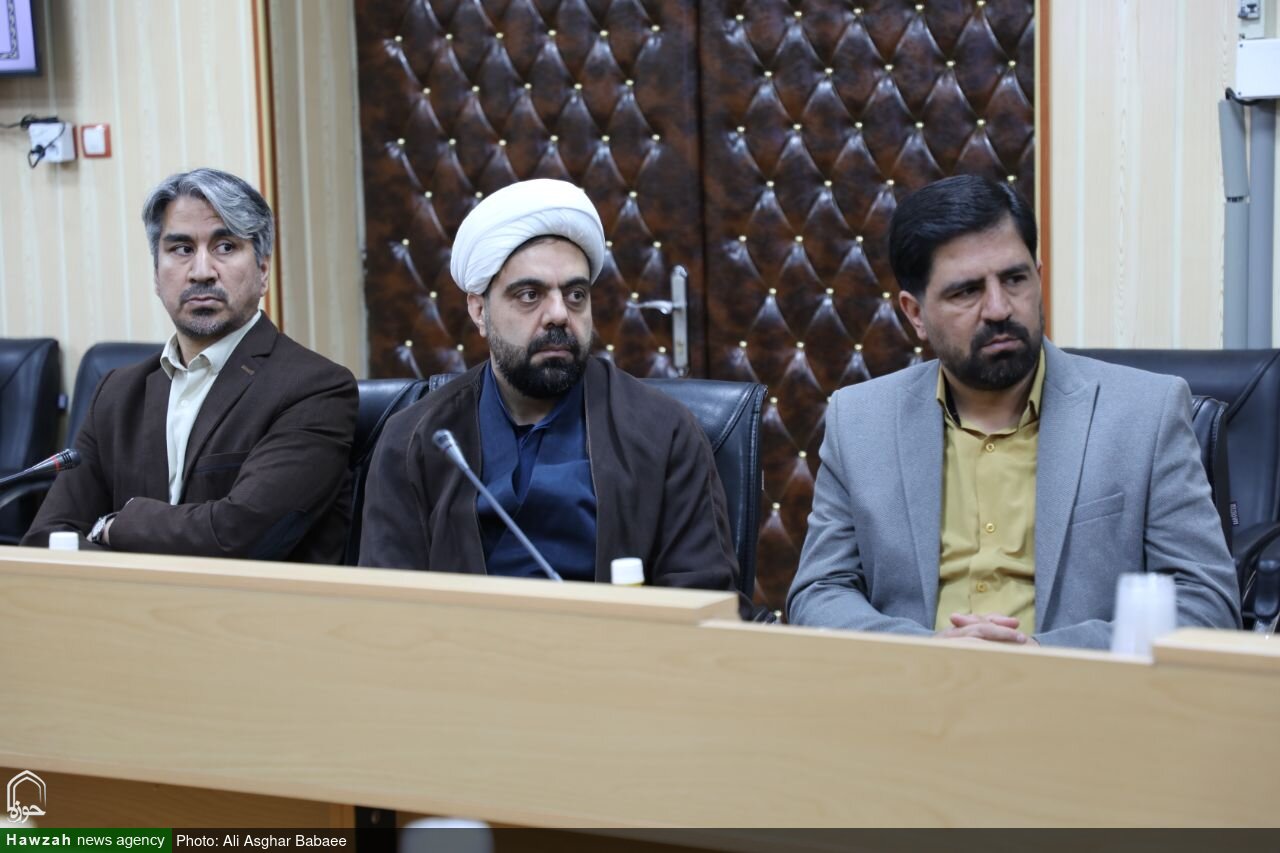 جلسه کمیسیون آموزش عمومی قرآن با حضور مدیر حوزه علمیه استان یزد
