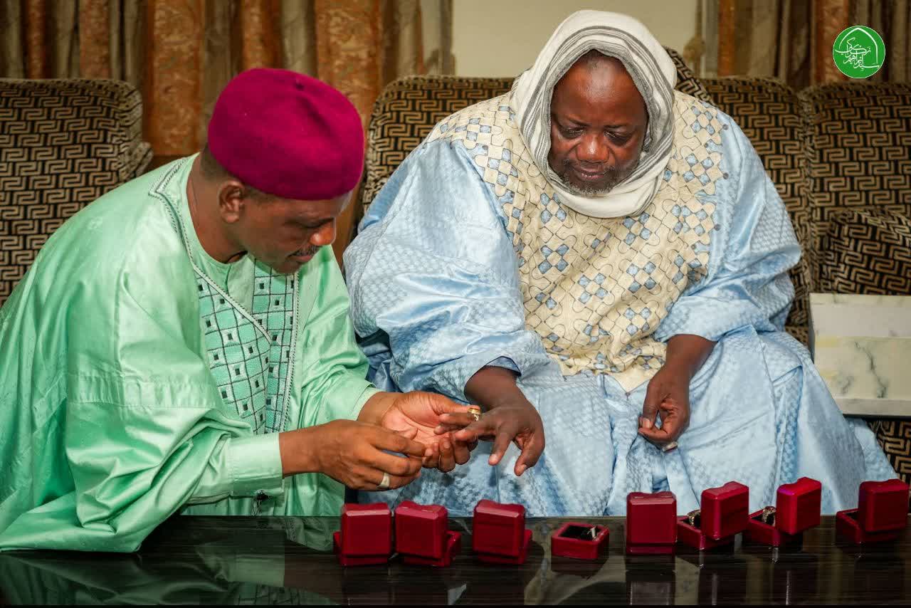 Ziyarar Sheikh Abdulletif Inyass ga Sheikh Zakzaky (H) + Hotuna