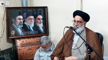 بصیرت و آگاهی، راه در امان ماندن از دام تبلیغات دروغین دشمن است