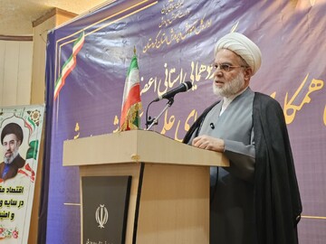 جوانی که هویت ملی خود را نشناسد، نگاه تحلیلی عمیق نخواهد داشت
