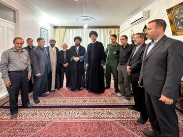 تصاویر / دیدار نمایندگان ولی‌فقیه در استان‌های اردبیل و زنجان با خانواده شهید «محسن احمدی»