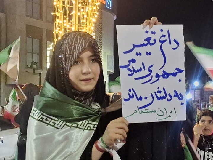 تصاویر/ هفتاد و چهارمین شب ازحماسه حضور مردم کاشان در چهار راه سلمان فارسی