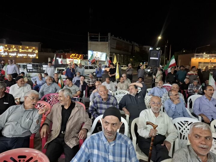 تصاویر/ هفتاد و چهارمین تجمع شبانه مردم کاشان در دفاع از وطن در میدان پانزده خرداد