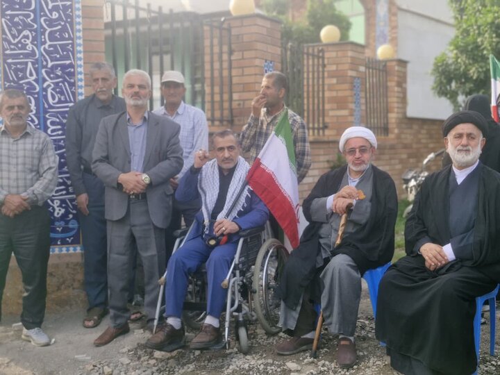 تصاویر/ اهتزاز پرچم ایران در تجمع پرشور روستای وسطی کلای آمل