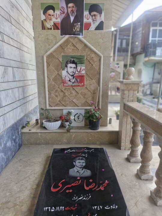 تصاویر/ اهتزاز پرچم ایران در تجمع پرشور روستای وسطی کلای آمل