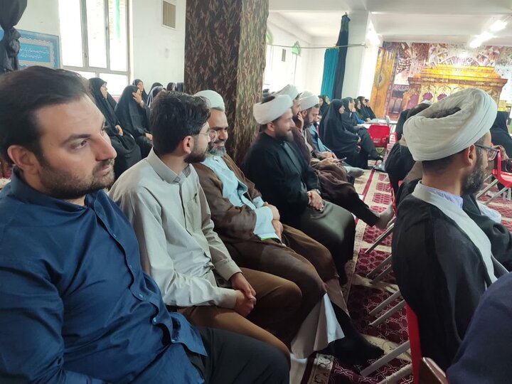 تصاویر/ دوره توانمند سازی طلاب شاغل در آموزش و پرورش جنوب استان آذربایجان غربی