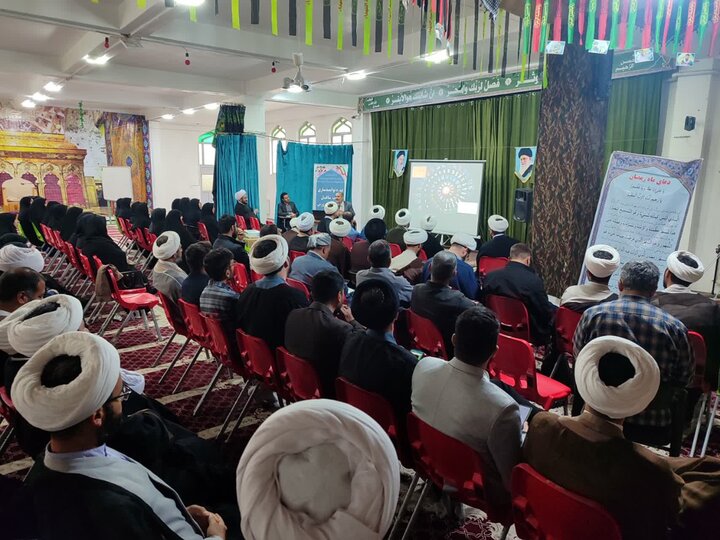 تصاویر/ دوره توانمند سازی طلاب شاغل در آموزش و پرورش جنوب استان آذربایجان غربی
