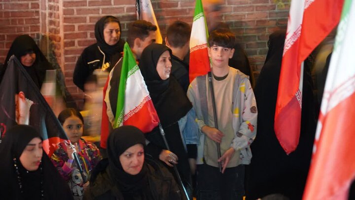 تصاویر/  دشمنان در حیرت از تداوم حماسه‌ها؛ هفتاد و چهارمین شب حضور پرشور مردم شهرستان خوی
