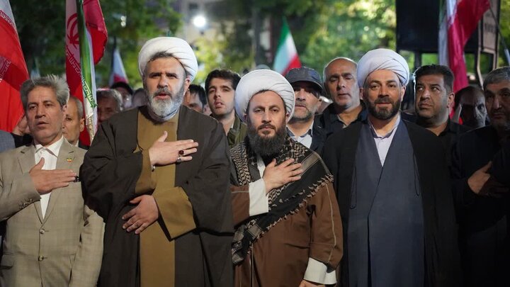 تصاویر/  دشمنان در حیرت از تداوم حماسه‌ها؛ هفتاد و چهارمین شب حضور پرشور مردم شهرستان خوی