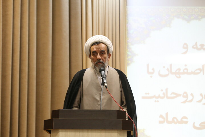تصاویر‌/‌نشست اساتید و نخبگان حوزه علمیه اصفهان با مشاور رئیس‌جمهور در امور روحانیت