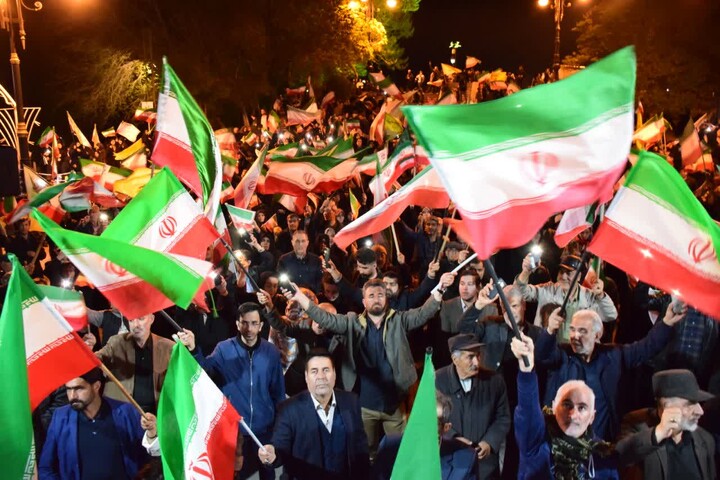 تصاویر/ هفتادوچهارمین شب ایستادگی مردم انقلابی ائل گلی تبریز
