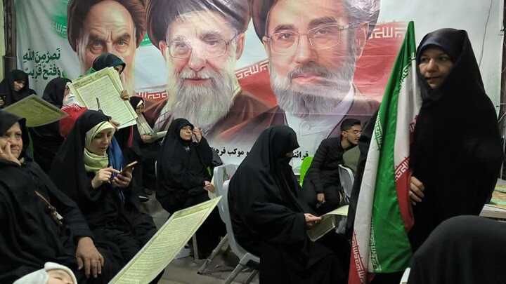 تصاویر/ هفتادوچهارمین شب ایستادگی مردم انقلابی میدان ساعت تبریز