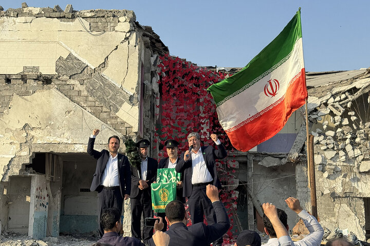 حضور خادمان حرم بانوی کرامت در مقتل شهدای مدرسه شجره طیبه میناب