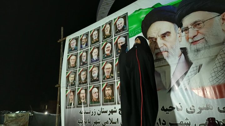 تصاویر/هفتاد و چهارمین شب حضور پرشور مردم ولایتمدار مامونیه در تجدید بیعت با آرمان‌های انقلاب
