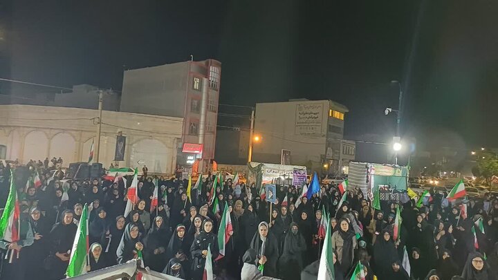 تصاویر/هفتاد و چهارمین شب حضور پرشور مردم ولایتمدار مامونیه در تجدید بیعت با آرمان‌های انقلاب
