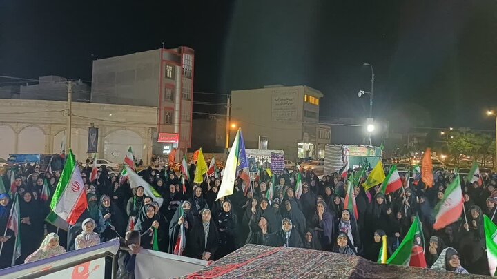 تصاویر/هفتاد و چهارمین شب حضور پرشور مردم ولایتمدار مامونیه در تجدید بیعت با آرمان‌های انقلاب