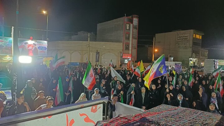 تصاویر/هفتاد و چهارمین شب حضور پرشور مردم ولایتمدار مامونیه در تجدید بیعت با آرمان‌های انقلاب