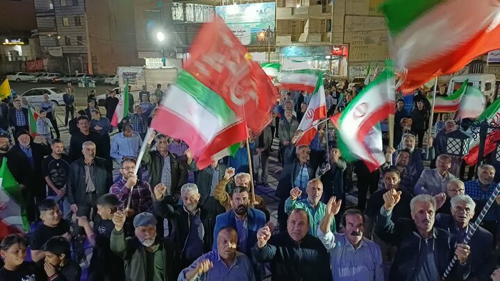 تصاویر/هفتاد و چهارمین شب حضور پرشور مردم ولایتمدار مامونیه در تجدید بیعت با آرمان‌های انقلاب