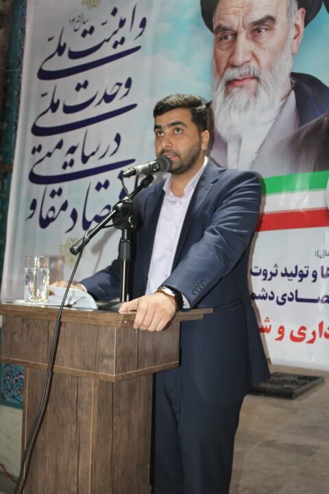 تصاویر/ مردم بندر ریگ پای کار نظام