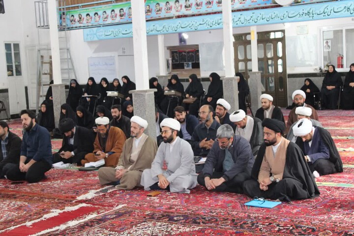 تصاویر | برگزاری دوره آموزشی طلاب و روحانیون شاغل در آموزش و پرورش در مرند
