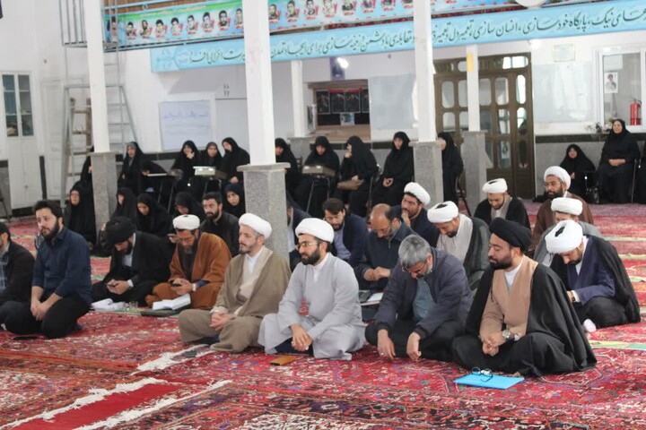 تصاویر | برگزاری دوره آموزشی طلاب و روحانیون شاغل در آموزش و پرورش در مرند