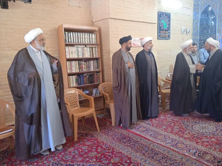 تصاویر|مراسم بزرگداشت شهید حجت الاسلام خسروانی و درگذشت حجت الاسلام  موسوی از طلاب و فضلاء حوزه علمیه اصفهان