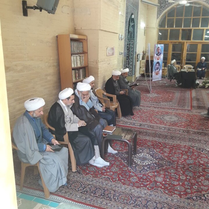 تصاویر|مراسم بزرگداشت شهید حجت الاسلام خسروانی و درگذشت حجت الاسلام  موسوی از طلاب و فضلاء حوزه علمیه اصفهان