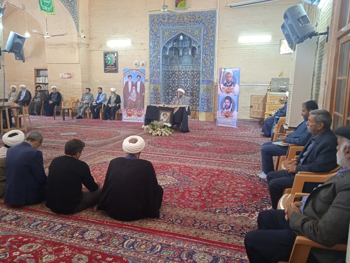 تصاویر|مراسم بزرگداشت شهید حجت الاسلام خسروانی و درگذشت حجت الاسلام  موسوی از طلاب و فضلاء حوزه علمیه اصفهان