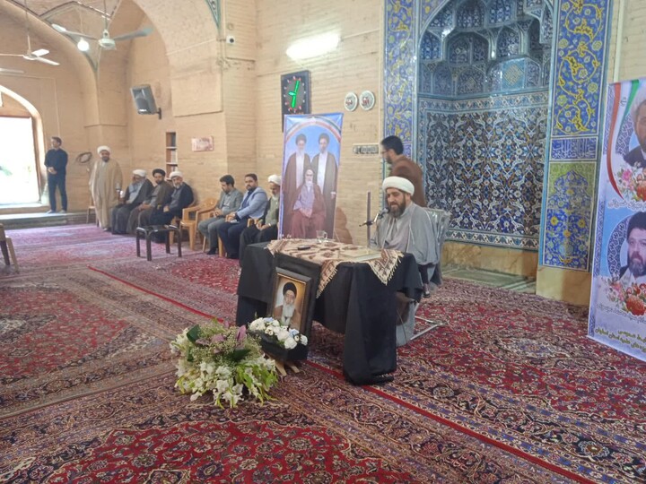 تصاویر|مراسم بزرگداشت شهید حجت الاسلام خسروانی و درگذشت حجت الاسلام  موسوی از طلاب و فضلاء حوزه علمیه اصفهان