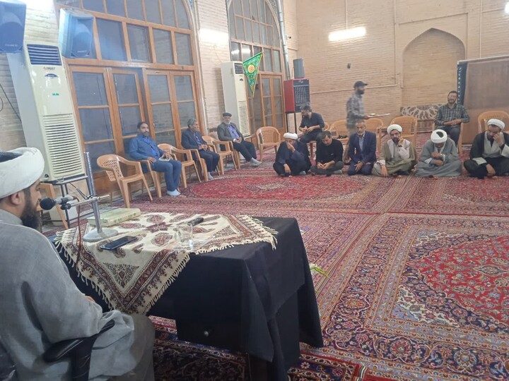 تصاویر|مراسم بزرگداشت شهید حجت الاسلام خسروانی و درگذشت حجت الاسلام  موسوی از طلاب و فضلاء حوزه علمیه اصفهان