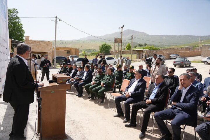 تصاویر/آیین افتتاح طرح بزرگ آبرسانی به ۲۵ روستای استان لرستان