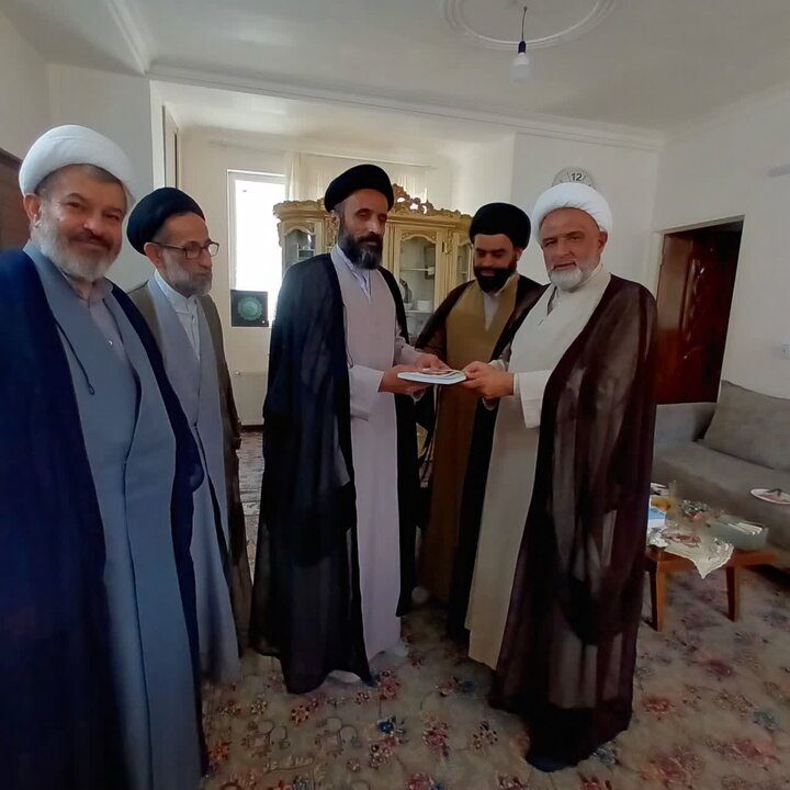 تصاویر/ تجلیل روحانیون معمّر لاریجان