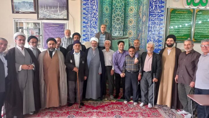 تصاویر/ تجلیل روحانیون معمّر لاریجان