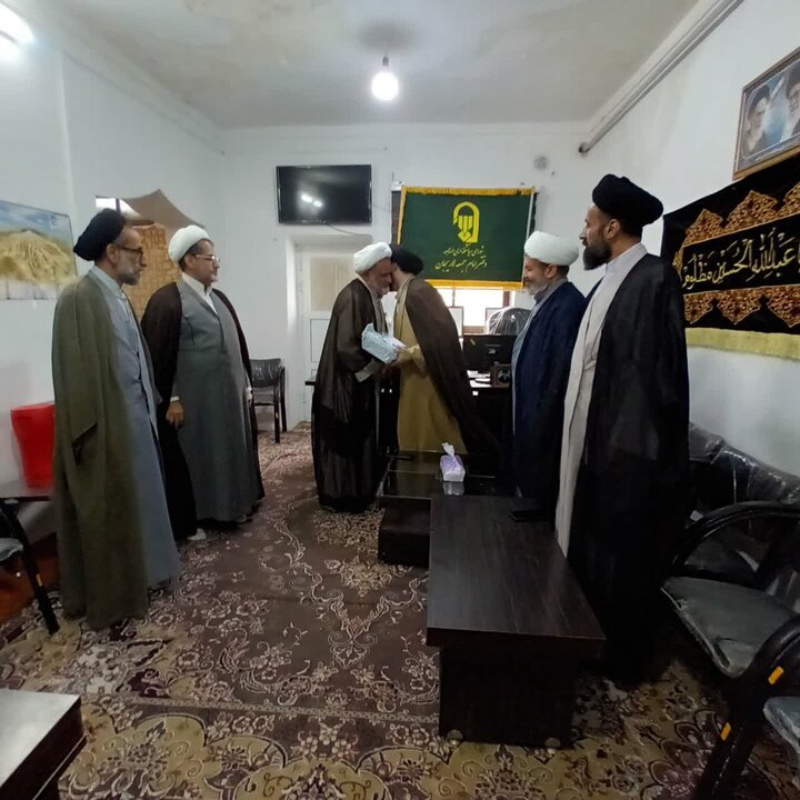 تصاویر/ تجلیل روحانیون معمّر لاریجان