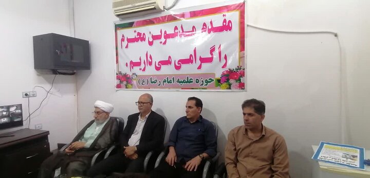 تصاویر/دیدار مدیران مدارس دولتی و غیردولتی پلدختر با مدیر مدرسه علمیه امام رضا(ع)شهرستان