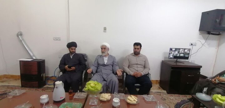 تصاویر/دیدار مدیران مدارس دولتی و غیردولتی پلدختر با مدیر مدرسه علمیه امام رضا(ع)شهرستان