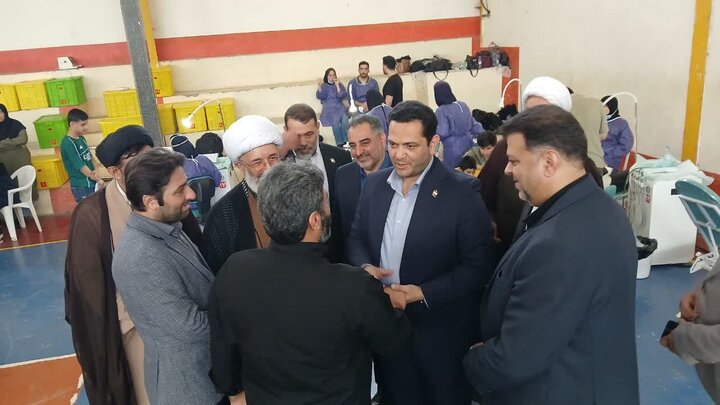 تصاویر / بازدید امام جمعه دابودشت از اردوی جهادی درمانی