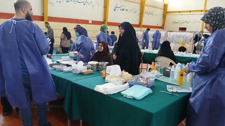 تصاویر / بازدید امام جمعه دابودشت از اردوی جهادی درمانی